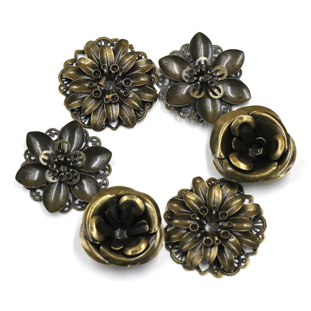 Embellishment Crafts - Combinaison d'embellissements à motifs de fleurs,